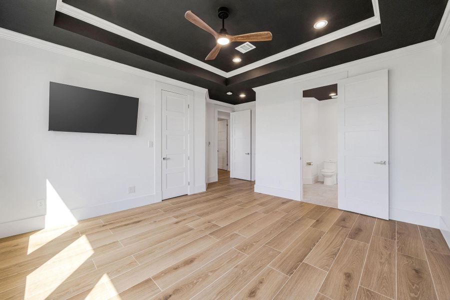 Spacious, unfurnished interior of a new home in , Galveston (Image 48).