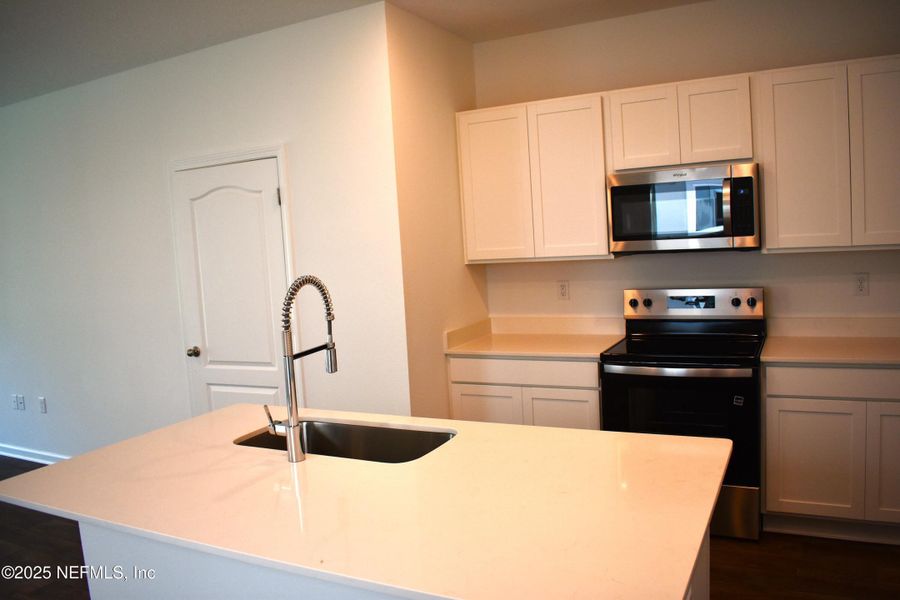 Close-up of interior finishes inside a home in Irongate Villas, Jacksonville (Image 19).
