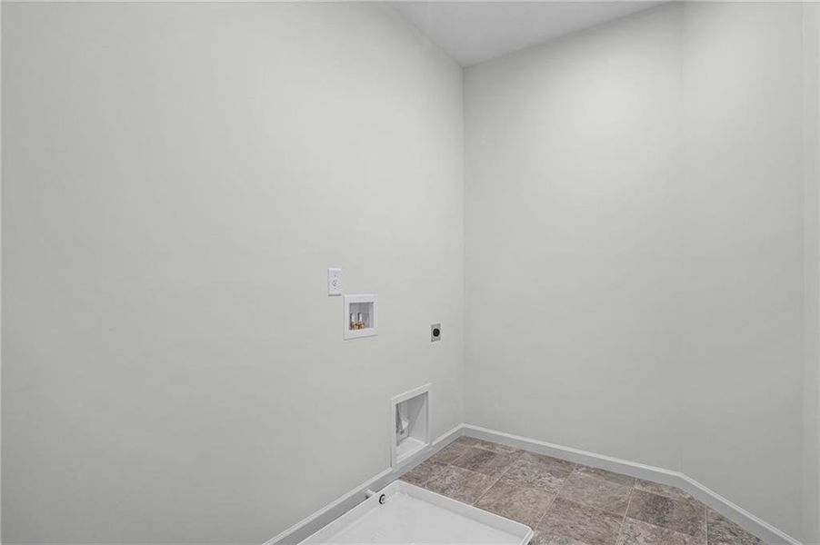 Spacious, unfurnished interior of a new home in Laurel Farms, Dallas (Image 20).