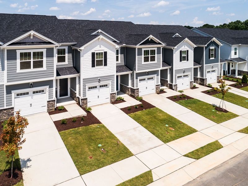 Image 24 of a home in Vaughan Farms.