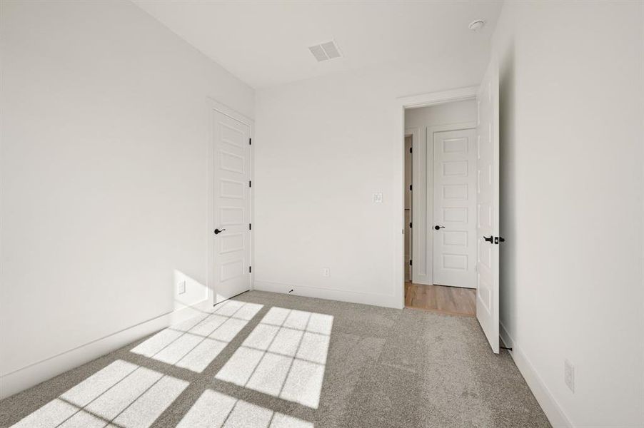 Spacious, unfurnished interior of a new home in Rocky Top Ranch, Reno (Image 17).
