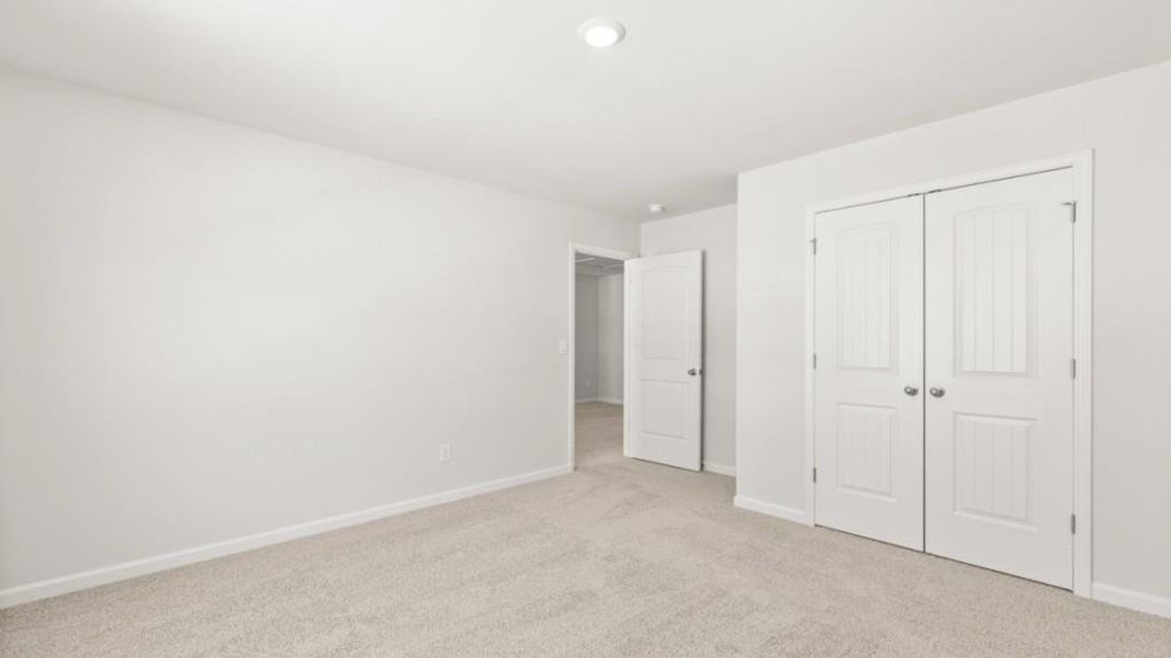 Spacious, unfurnished interior of a new home in Parkside at Carter Grove, Cartersville (Image 22).