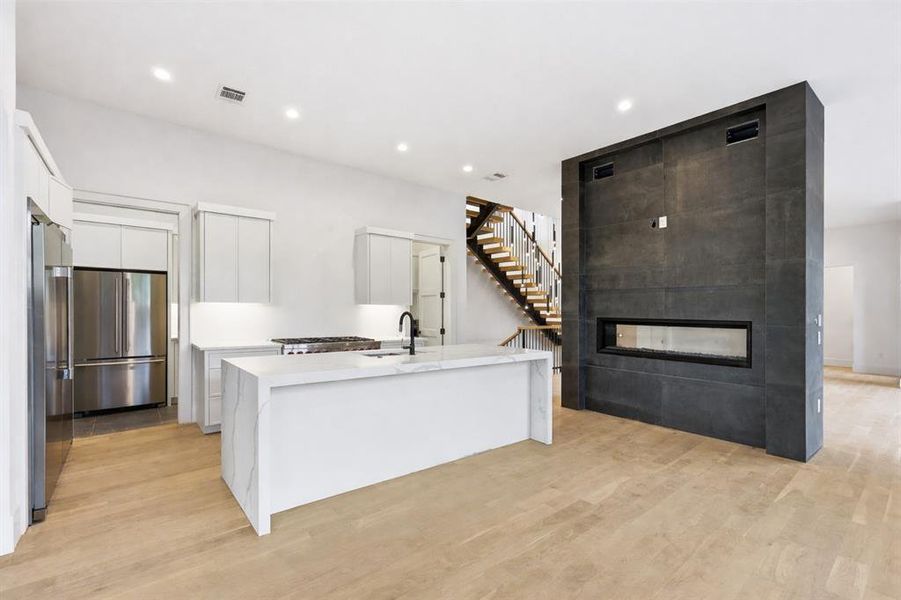 Furnished interior view inside a new home in , Dallas (Image 9).