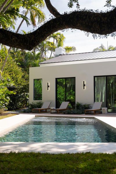 Exterior details and patio area of a home in , Miami (Image 27).
