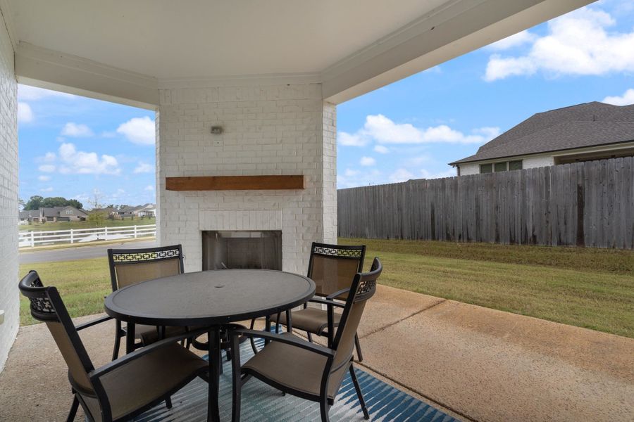 Exterior details and patio area of a home in White Oak, Arlington (Image 4).