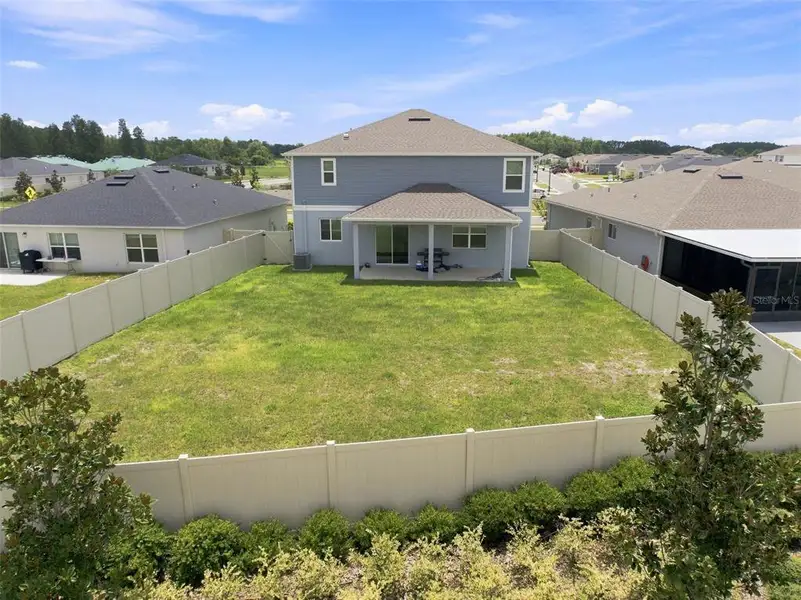 Exterior details and patio area of a home in , Land O' Lakes (Image 31).