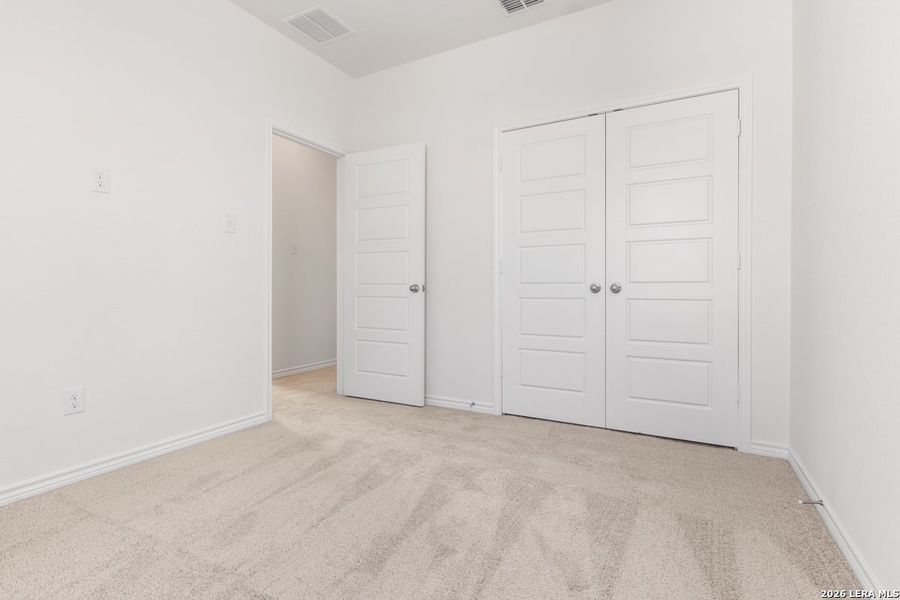 Spacious, unfurnished interior of a new home in Legend Heights, New Braunfels (Image 22).