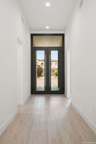 Spacious, unfurnished interior of a new home in , El Paso (Image 42).