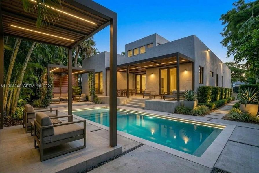 Exterior details and patio area of a home in , Oakland Park (Image 10).