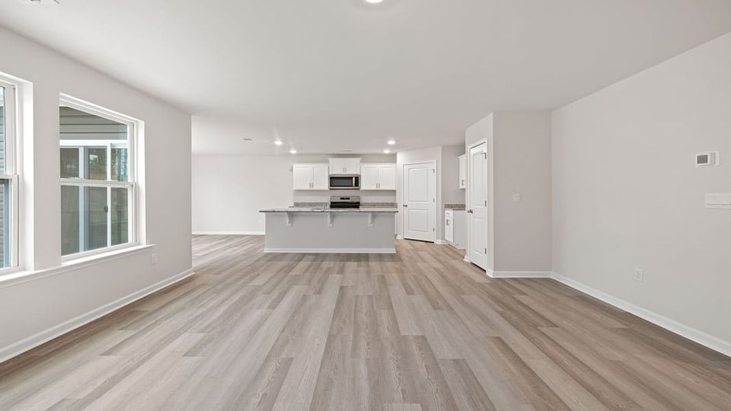 Spacious, unfurnished interior of a new home in Seneca Falls, Seneca (Image 18).