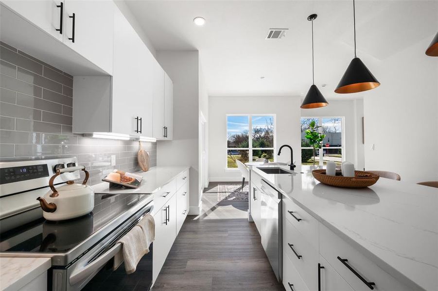 Furnished interior view inside a new home in , Dallas (Image 17).