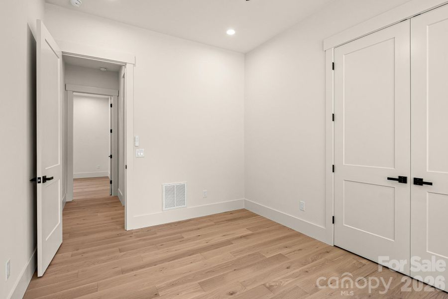 Spacious, unfurnished interior of a new home in , Etowah (Image 23).