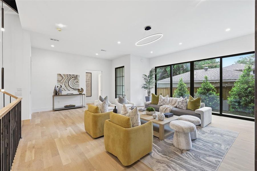 Furnished interior view inside a new home in , Dallas (Image 4).