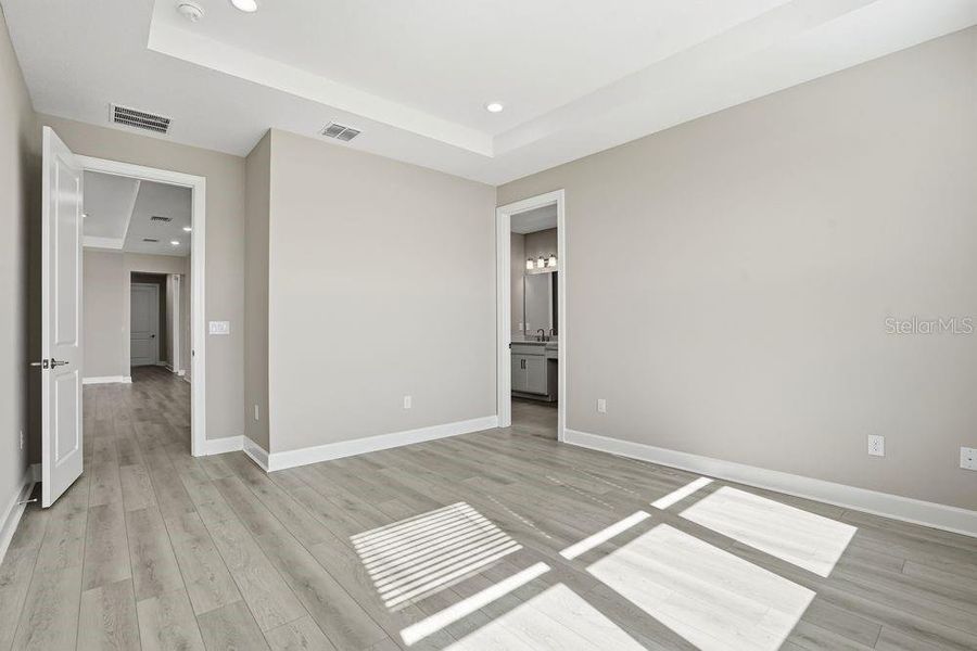 Spacious, unfurnished interior of a new home in Coasterra Community Group Page, Palmetto (Image 14).