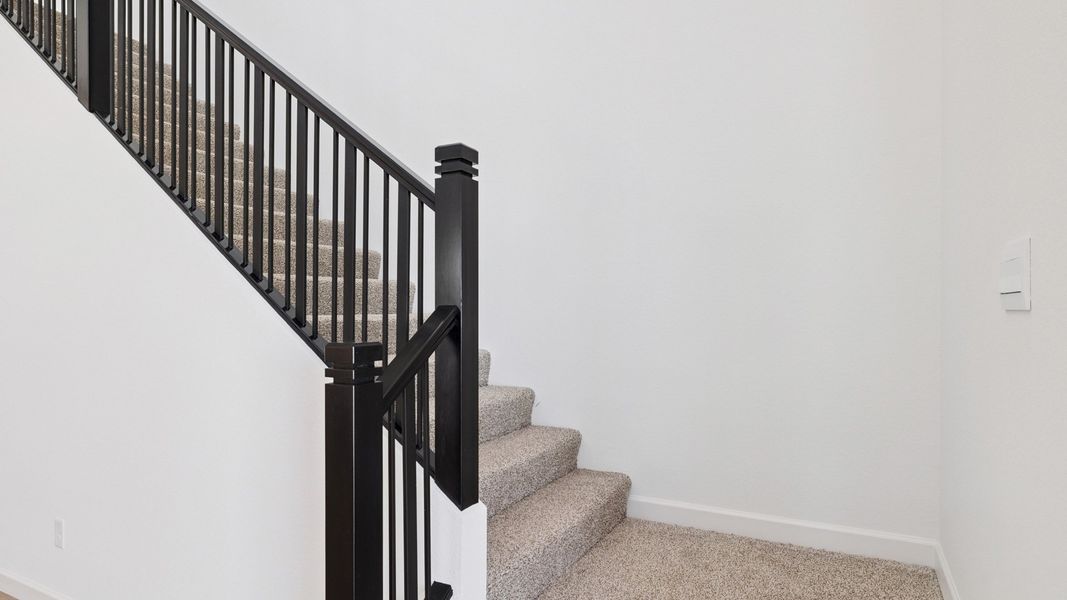 Representative unfurnished interior of a home built from the Apache by D.R. Horton in Zanjero Pass, Glendale (Image 30).