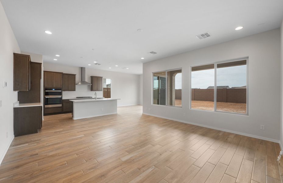 Spacious, unfurnished interior of a new home in Artisan at Asante, Surprise (Image 29).