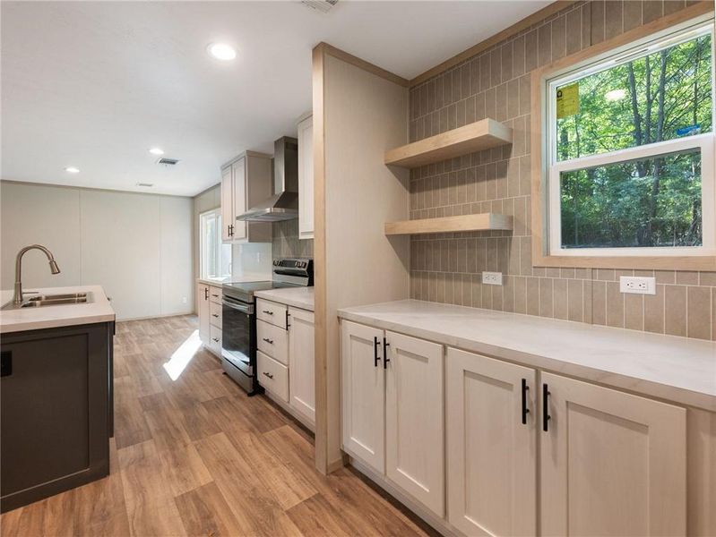 Furnished interior view inside a new home in , Gainesville (Image 9).