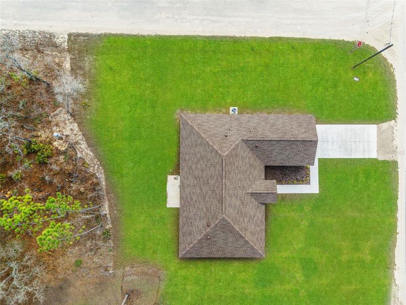 Exterior details and patio area of a home in , Weeki Wachee (Image 29).