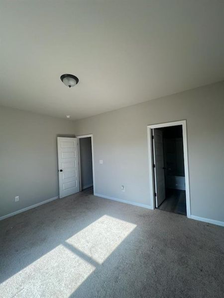 Spacious, unfurnished interior of a new home in , Locust Grove (Image 7).