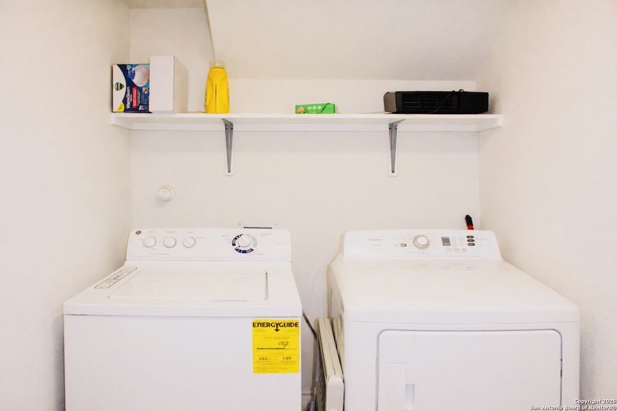 Close-up of interior finishes inside a home in Solana Ridge, San Antonio (Image 21).