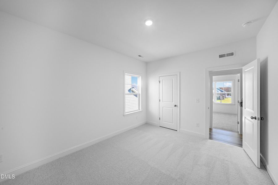 SUN_Stoneriver_Pic_EastmanIII_Bed2_2of2