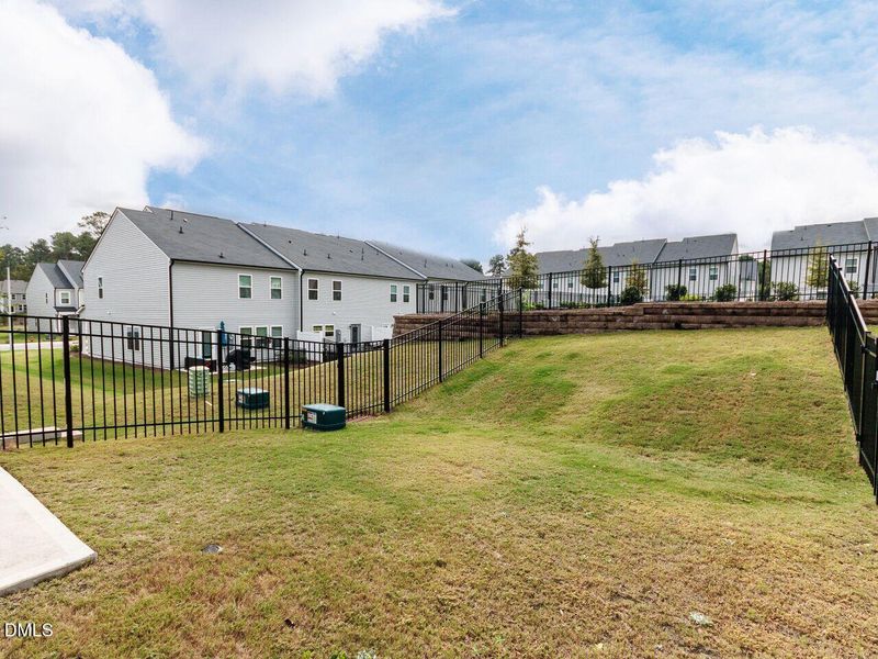 034-1280x960-backyard