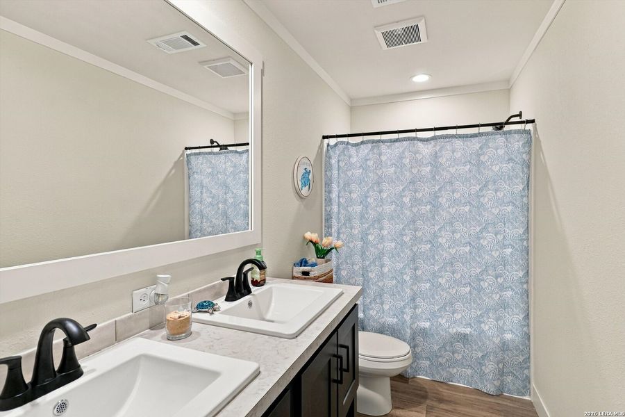 Furnished interior view inside a new home in , La Vernia (Image 13).