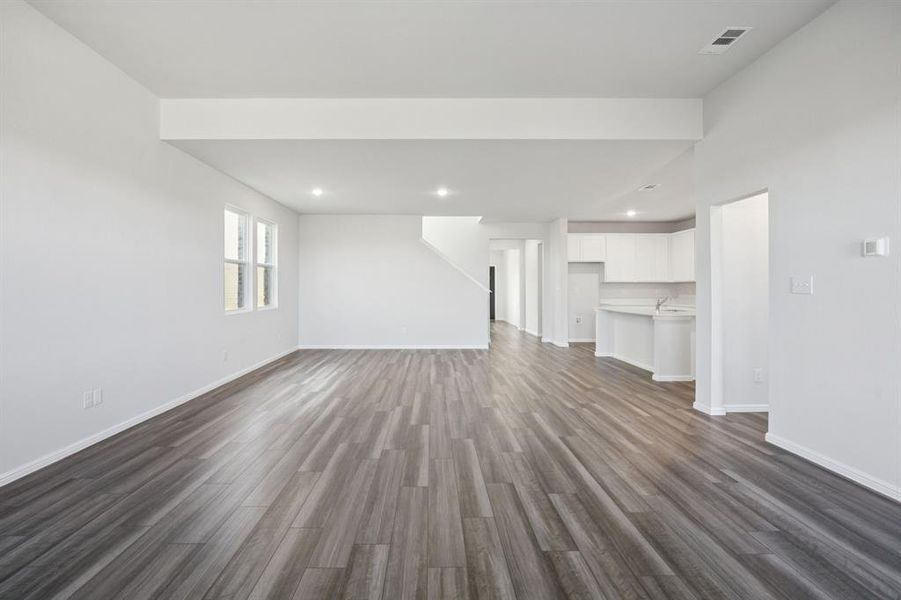 Spacious, unfurnished interior of a new home in Santorini, Seagoville (Image 11). Spacious, unfurnished interior of a new home in Santorini, Seagoville (Image 11).
