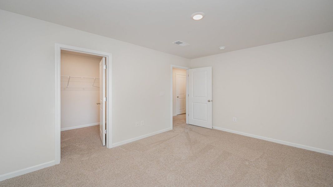 Spacious, unfurnished interior of a new home in Livingston Woods, Irmo (Image 22).