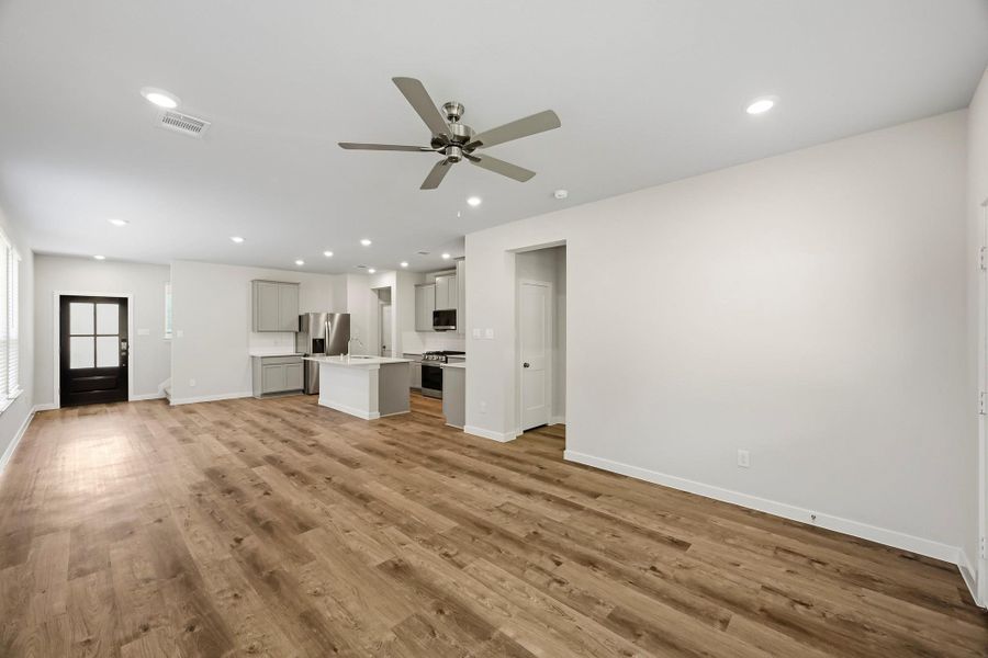 Spacious, unfurnished interior of a new home in Audubon, Magnolia (Image 22).