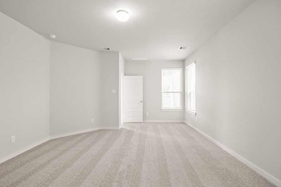 Spacious, unfurnished interior of a new home in Barton Creek Ranch, Conroe (Image 8). Spacious, unfurnished interior of a new home in Barton Creek Ranch, Conroe (Image 8).
