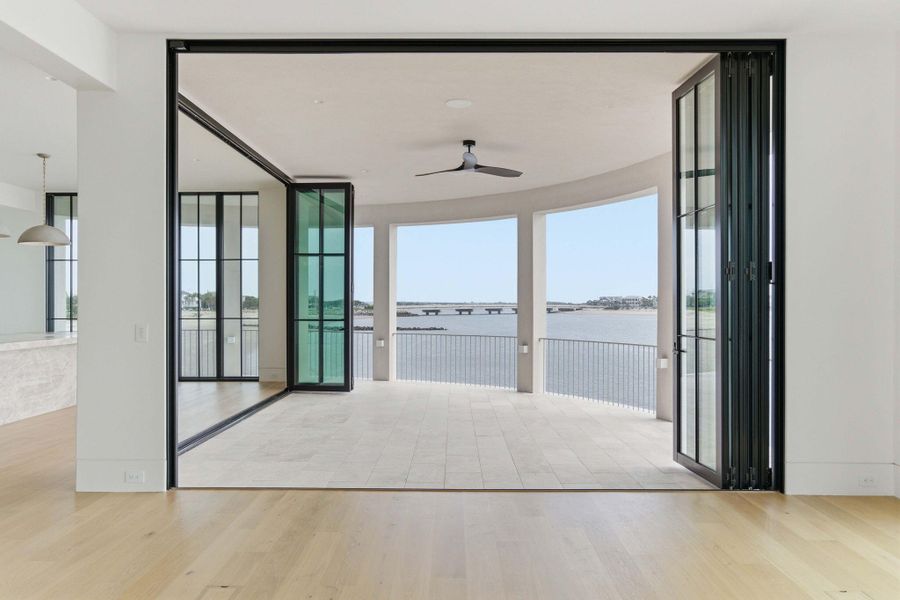 Spacious, unfurnished interior of a new home in , Sullivan's Island (Image 69).