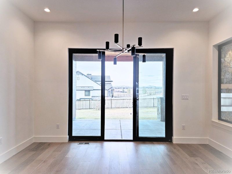 Dining with walk-out for al fresca