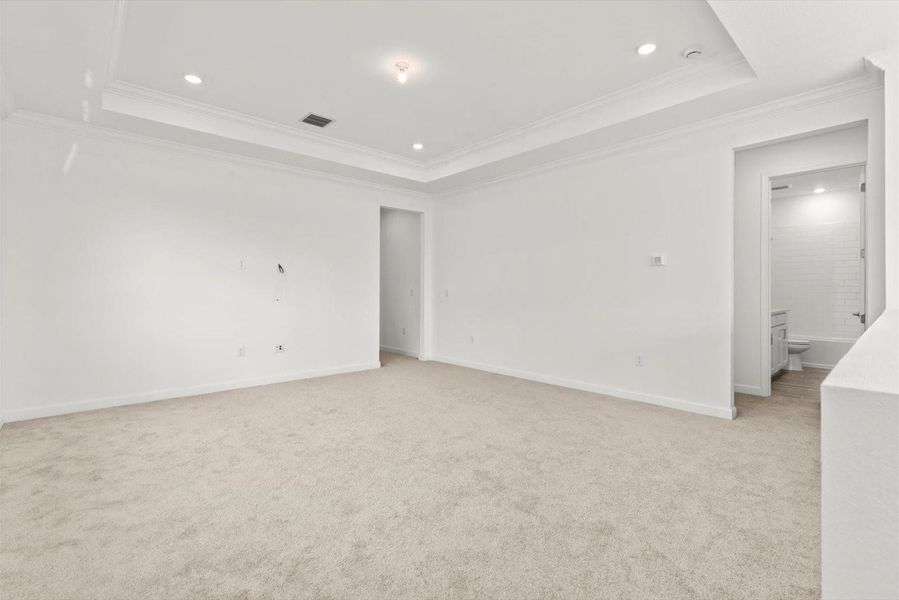 Spacious, unfurnished interior of a new home in Tesoro Club, Port St. Lucie (Image 20).