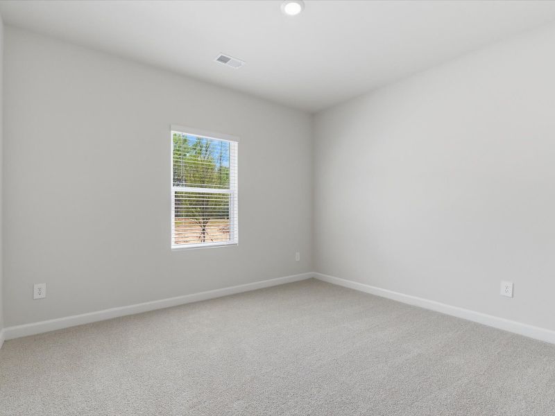 Spacious, unfurnished interior of a new home in Holland Park, Spartanburg (Image 16).