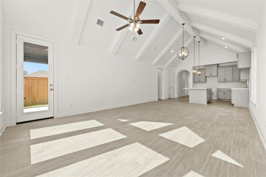 Spacious, unfurnished interior of a new home in Kresston, Montgomery (Image 17).