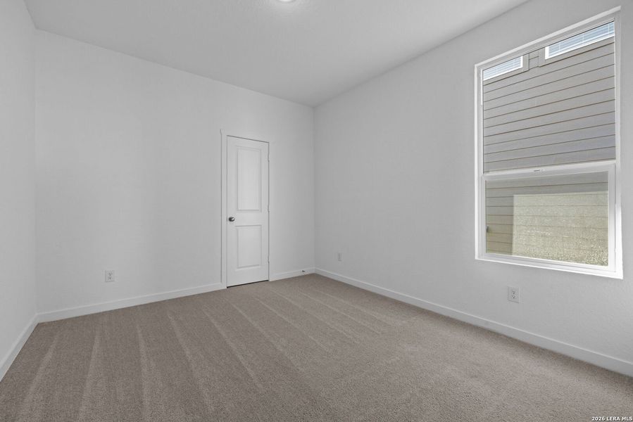 Spacious, unfurnished interior of a new home in Voss Farms, New Braunfels (Image 17).