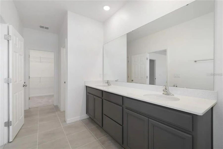 Furnished interior view inside a new home in , Winter Garden (Image 6).