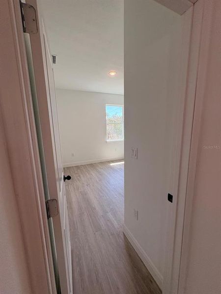 Spacious, unfurnished interior of a new home in , Citrus Springs (Image 13).