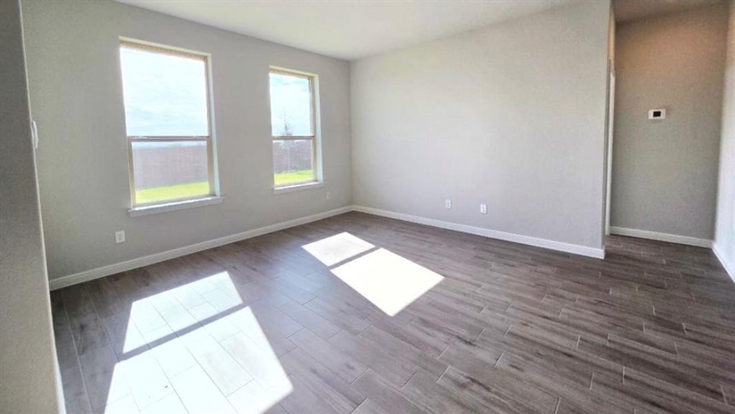 Spacious, unfurnished interior of a new home in Vista Point, Grandview (Image 10).