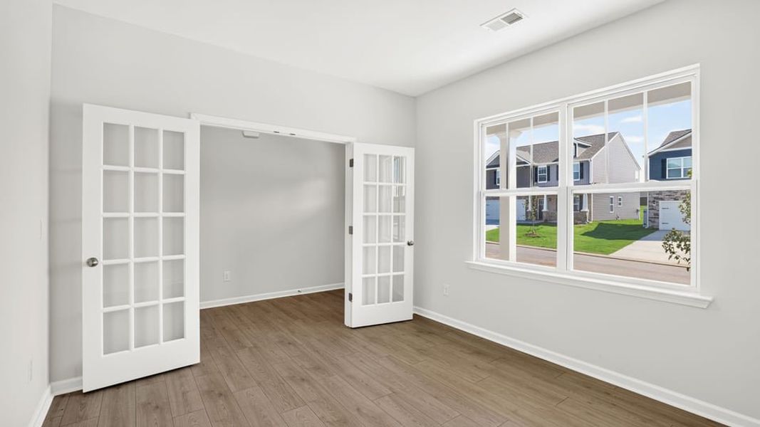 Spacious, unfurnished interior of a new home in Durbin Meadows Traditions, Fountain Inn (Image 18).
