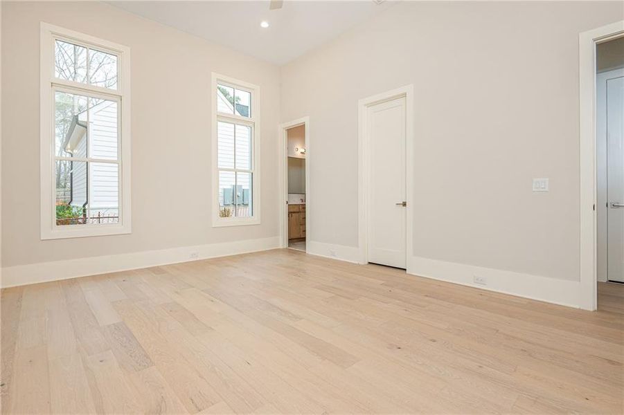 Spacious, unfurnished interior of a new home in , Alpharetta (Image 26).