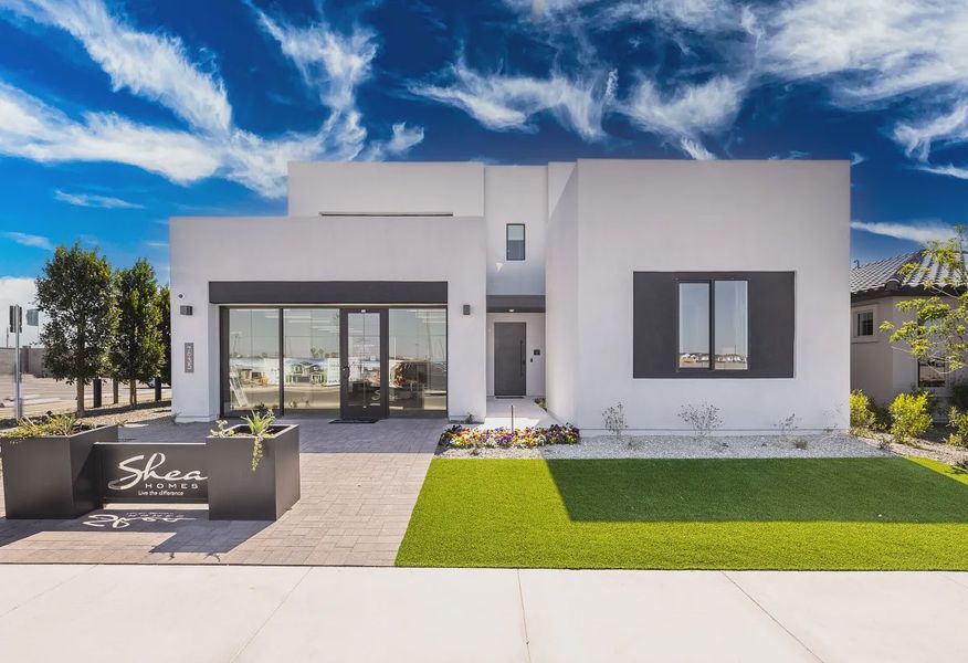 Plan 4016 Model Exterior - 1 of 7