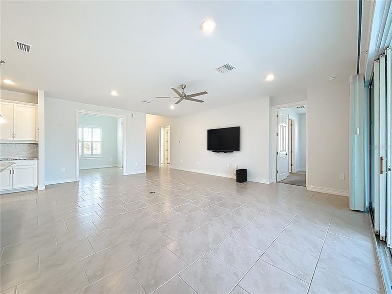 Spacious, unfurnished interior of a new home in , Port Charlotte (Image 45).