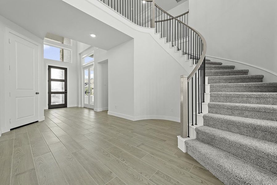 Spacious, unfurnished interior of a new home in Jordan Ranch, Katy (Image 19).