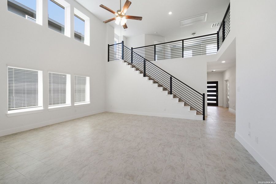 Spacious, unfurnished interior of a new home in Laurel Vistas, San Antonio (Image 32).