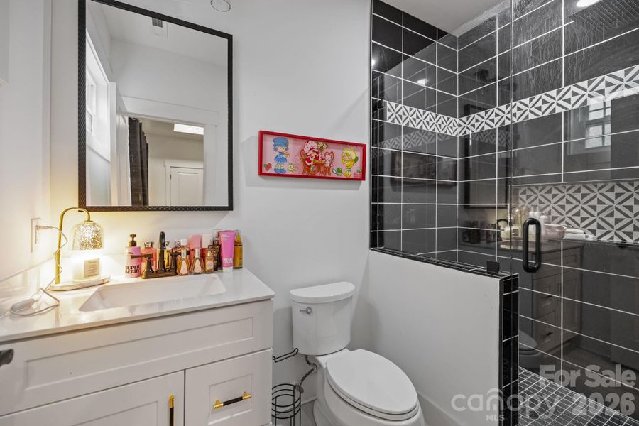 Furnished interior view inside a new home in , Monroe (Image 14).