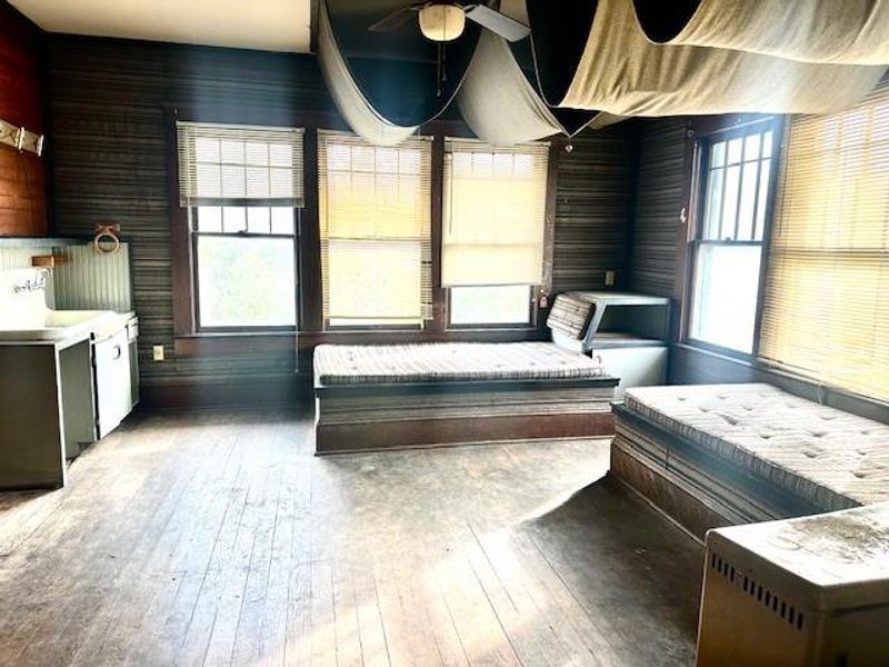 Image 14 of a home in .