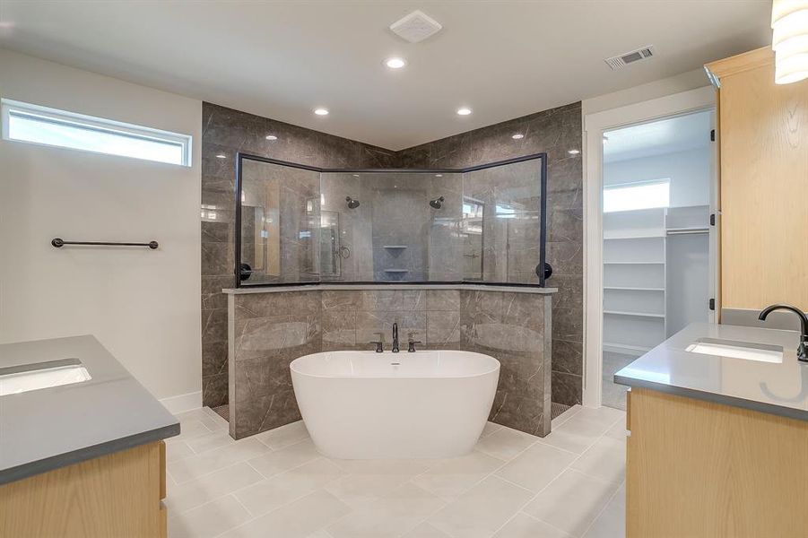 Furnished interior view inside a new home in Waterfall Ranch Estates, Waxahachie (Image 8).