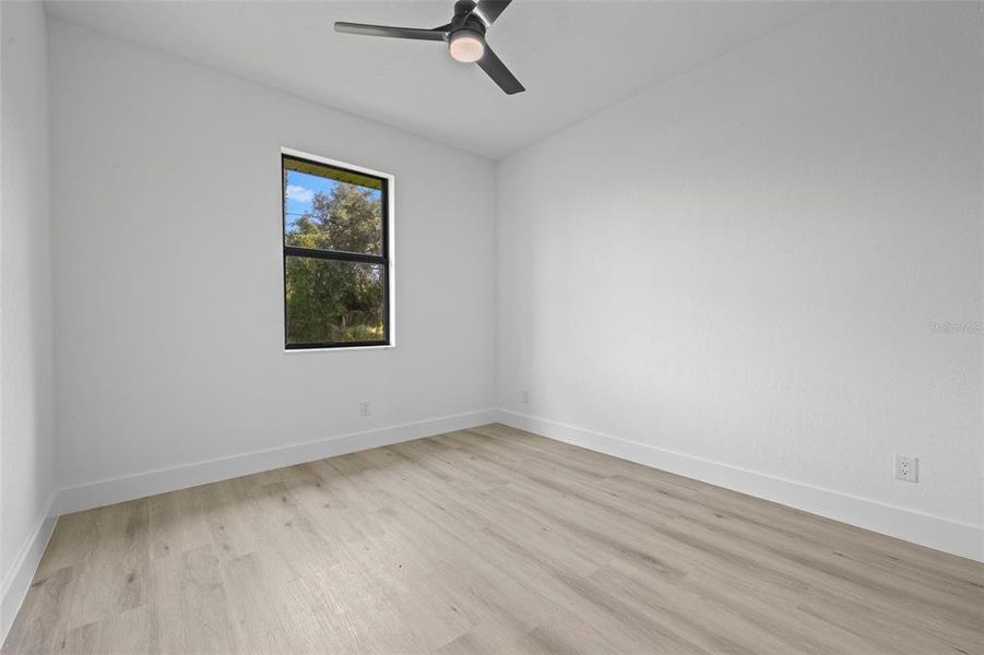 Spacious, unfurnished interior of a new home in , Port Charlotte (Image 14).